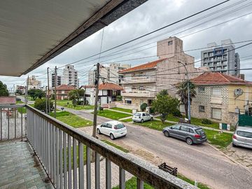 VENTA CASA 4 AMBIENTES CONSTITUCIÓN QUINCHO PARQUE
