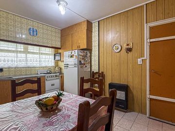 VENTA CASA 4 AMBIENTES CONSTITUCIÓN QUINCHO PARQUE