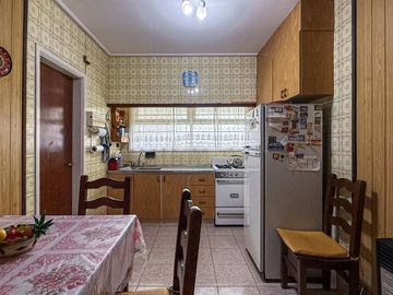 VENTA CASA 4 AMBIENTES CONSTITUCIÓN QUINCHO PARQUE