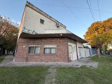 VENTA PH 4 AMB GARAGE PATIO CASTELAR APTO CREDITO