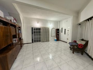 VENTA PH 4 AMB GARAGE PATIO CASTELAR APTO CREDITO