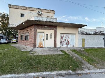 VENTA PH 4 AMB GARAGE PATIO CASTELAR APTO CREDITO