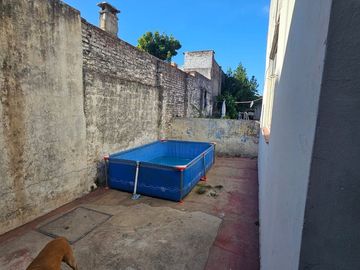 VENTA CASA LOTE PROPIO A RECICLAR VILLA LUGANO