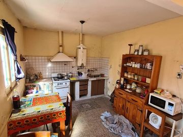 VENTA CASA LOTE PROPIO A RECICLAR VILLA LUGANO