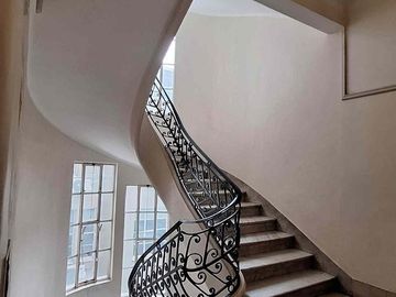 VENTA  OFICINA  DISTINGUIDA PALACIO BAROLO