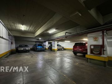 VENTA OFICINA CON 1 COCHERA EN MONSERRAT, CABA.