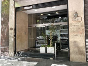 VENTA OFICINA CON 1 COCHERA EN MONSERRAT, CABA.
