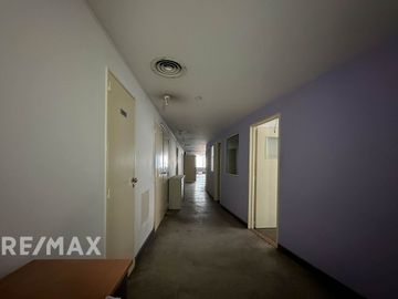 VENTA OFICINA CON 1 COCHERA EN MONSERRAT, CABA.