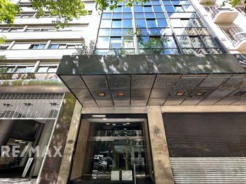 VENTA OFICINA CON 1 COCHERA EN MONSERRAT, CABA.
