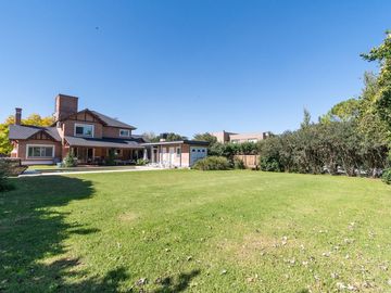 CASA EN VENTA 4 DORMITORIOS KENTUCKY - FUNES