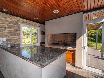 CASA EN VENTA 4 DORMITORIOS KENTUCKY - FUNES