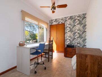 CASA EN VENTA 4 DORMITORIOS KENTUCKY - FUNES