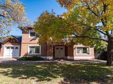 CASA EN VENTA 4 DORMITORIOS KENTUCKY - FUNES