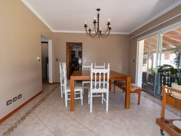 CASA EN VENTA 4 DORMITORIOS KENTUCKY - FUNES