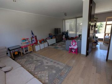 Casa en arriendo  en LO BARNECHEA