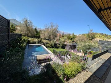 Casa en arriendo  en LO BARNECHEA