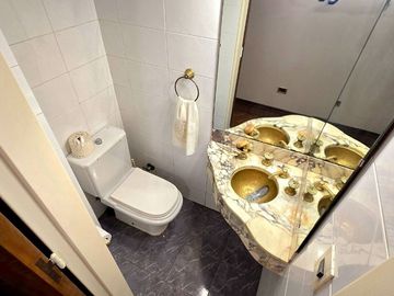 VENTA PISO DE 5 AMBIENTES EN BELGRANO -IMPRENTA-