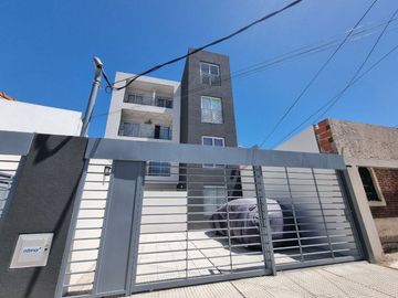 Departamento venta 2 ambientes PATIO 18M2 Financia