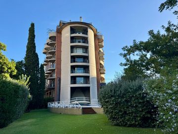 PENTHOUSE 2 amb TERRAZA COCHERA PILETA SEGURIDAD