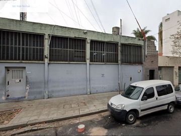 VENTA TERRENO CON DEPOSITOS, GALPONES Y RENTAS