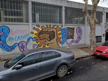 VENTA TERRENO CON DEPOSITOS, GALPONES Y RENTAS