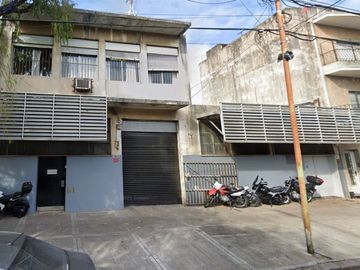 VENTA TERRENO CON DEPOSITOS, GALPONES Y RENTAS
