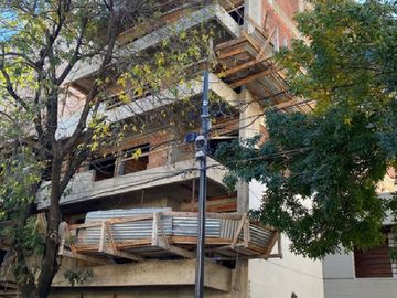 Venta 3 Ambientes 2 baños Comp. Balcón Coghlan