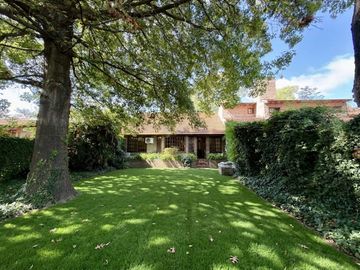 VENTA CASA CON PILETA EN SORDEAUX CERCA HINDU CLUB