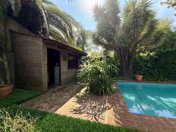 VENTA CASA CON PILETA EN SORDEAUX CERCA HINDU CLUB