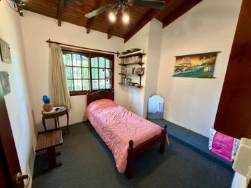 VENTA CASA CON PILETA EN SORDEAUX CERCA HINDU CLUB