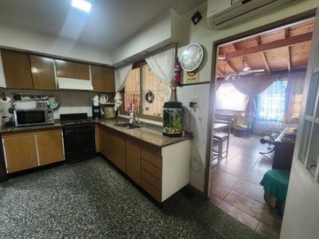 VENTA CASA VILLA LUZURIAGA JARDIN APTO CREDITO