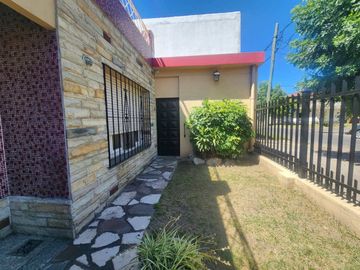 VENTA CASA VILLA LUZURIAGA JARDIN APTO CREDITO