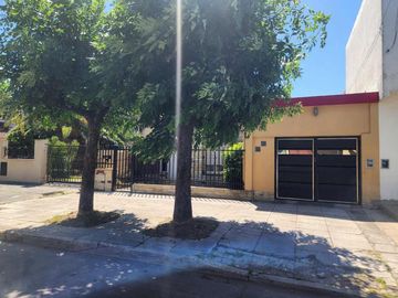 VENTA CASA VILLA LUZURIAGA JARDIN APTO CREDITO