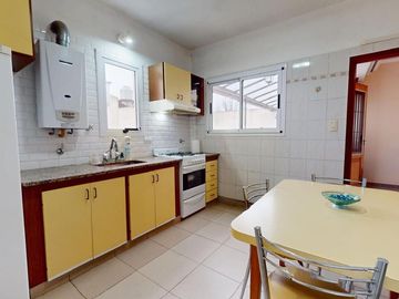 CASA MULTIFAMILIAR 5 AMBIENTES VILLA LUGANO