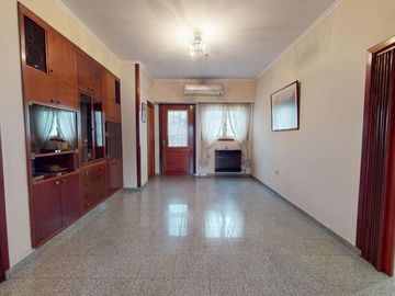 CASA MULTIFAMILIAR 5 AMBIENTES VILLA LUGANO