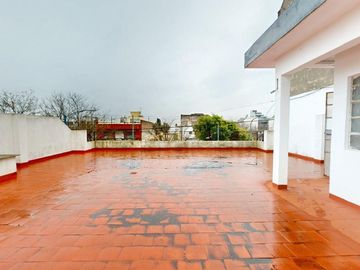CASA MULTIFAMILIAR 5 AMBIENTES VILLA LUGANO