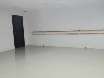 VENTA OFICINA ESTUDIO FLORIDA EDIFICIO THOMSON