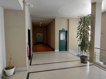 VENTA OFICINA ESTUDIO FLORIDA EDIFICIO THOMSON