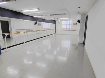 VENTA OFICINA ESTUDIO FLORIDA EDIFICIO THOMSON