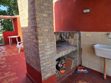Venta Departamento Monoambiente escalera Lourdes