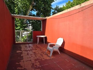 Venta Departamento Monoambiente escalera Lourdes