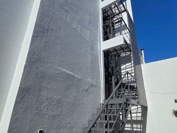 Venta Departamento Monoambiente escalera Lourdes