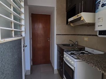 Venta Departamento Monoambiente escalera Lourdes