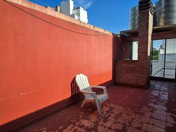 Venta Departamento Monoambiente escalera Lourdes