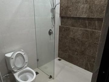 Dijual Dibawah Harga Apraisal, Rumah Siap Huni di Cluster Asera One East, Harapan Indah, Bekasi