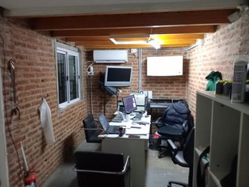 DEPOSITO-GALPÓN EN VENTA CON OFICINAS APTO CREDITO