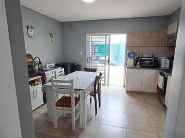 VENTA DUPLEX EEUU 1000 4 AMB COCHERA FLORIDA OESTE