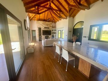 Venta casa  1 Hectarea 5 amb en Chacras de Abbott