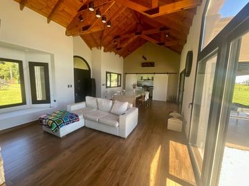 Venta casa  1 Hectarea 5 amb en Chacras de Abbott
