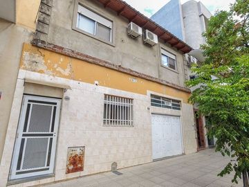 VENTA CASA 4 AMB. PATIO VILLA LUGANO APTO CREDITO!